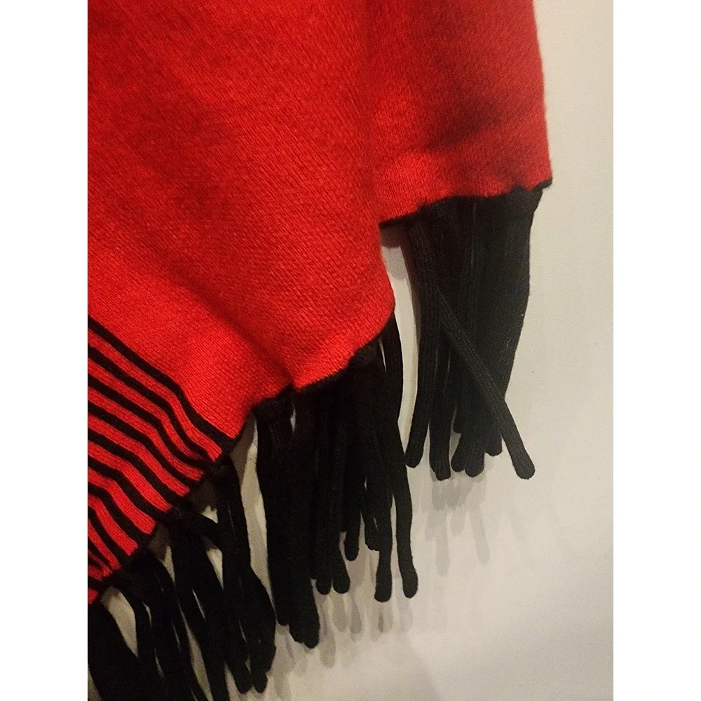 Multiples Women's L/XL Red Black Striped Fringed Poncho Cape Sweater‎ Top New